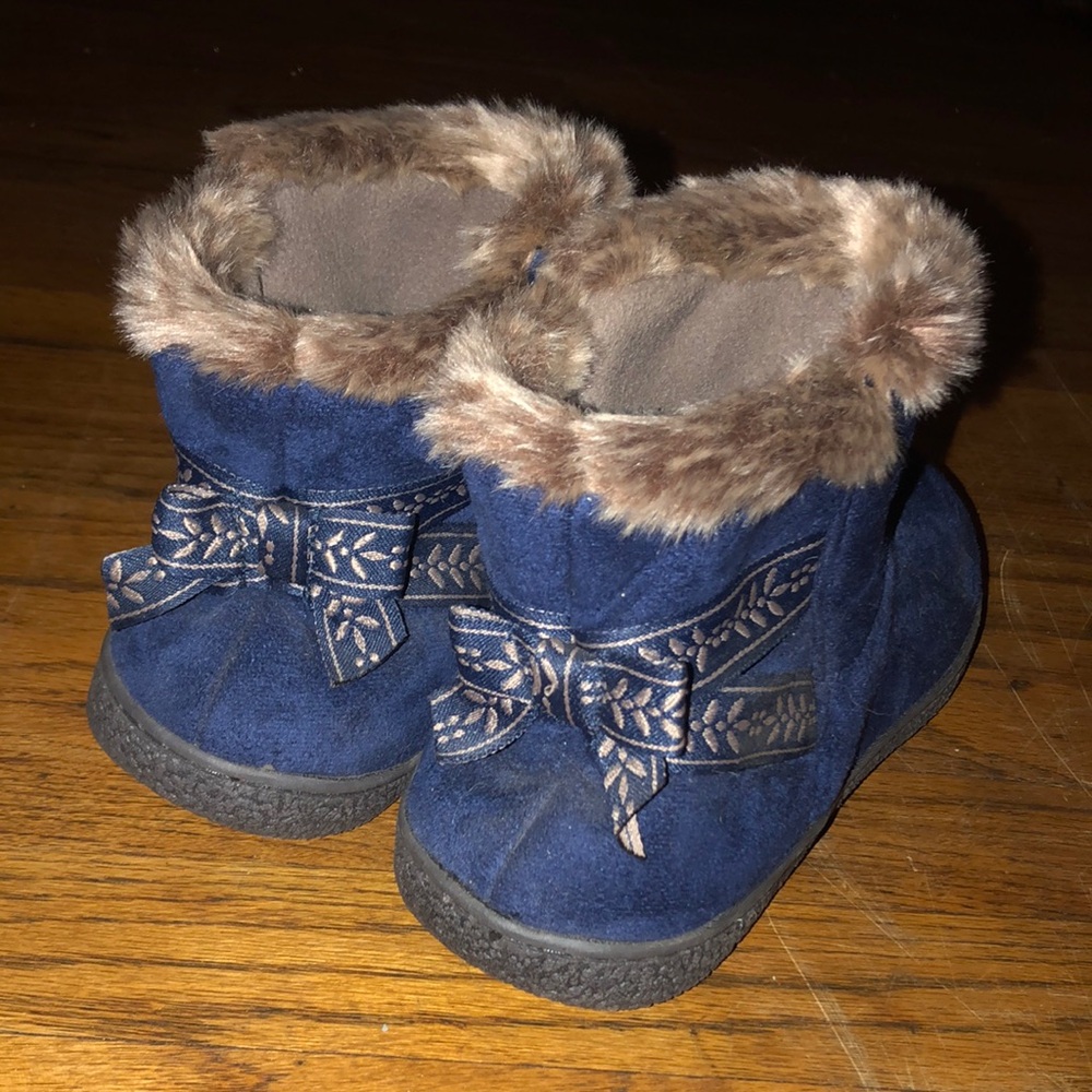 ISOTONER Navy Bow Boots